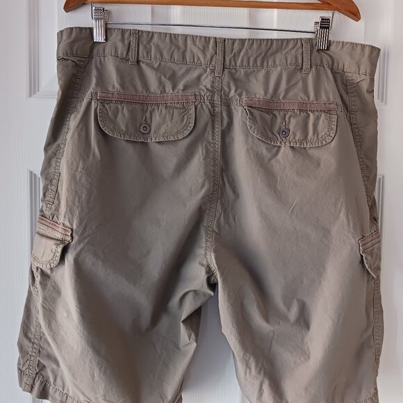 Falls Creek Men's Cargo Shorts Size 38 Taupe Beige 7 Pockets Hiking Fishing - Picture 2 of 9